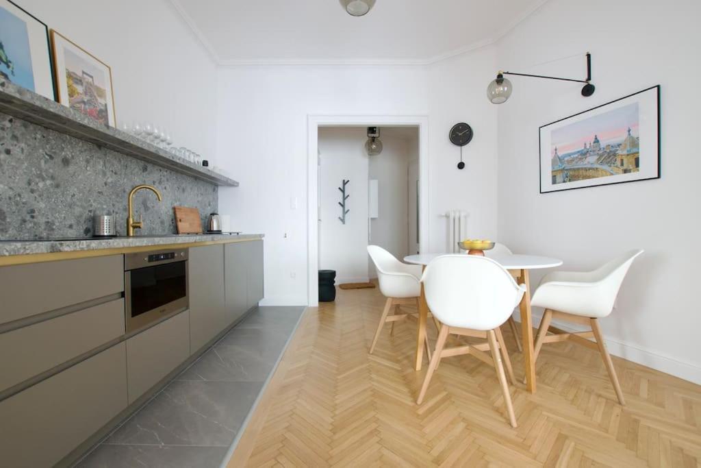 Premium Apartment By Hi - Central 2 Bedroom - Best View Budapest Exterior foto