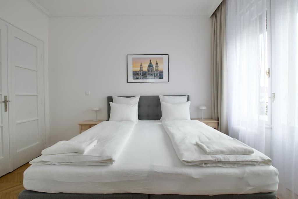 Premium Apartment By Hi - Central 2 Bedroom - Best View Budapest Exterior foto
